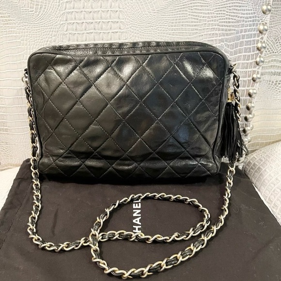 CHANEL Black Crossbody Bag with Quilted Leather and Chain Strap - Picture 2 of 16